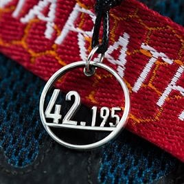 Подвеcка «Марафон 42.195»