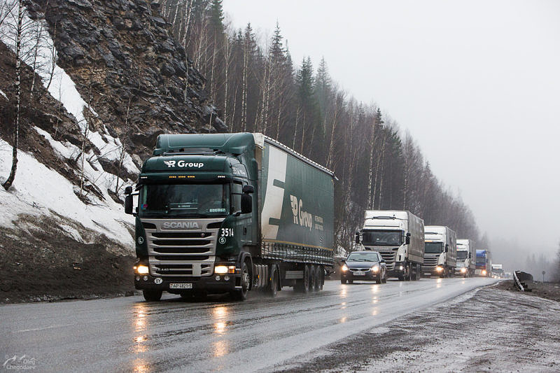 Вечно загруженная трасса М5 Урал