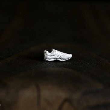 Серьга "Кроссовок"