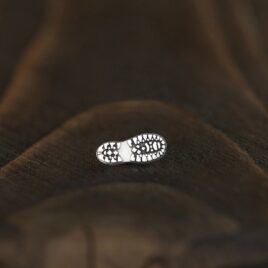 Моносерьга «След ботинка»