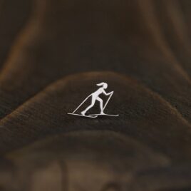 Моносерьга «Лыжница классический ход»