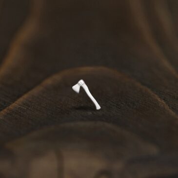 Моносерьга «Топор»