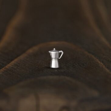 Моносерьга «Гейзерная кофеварка»